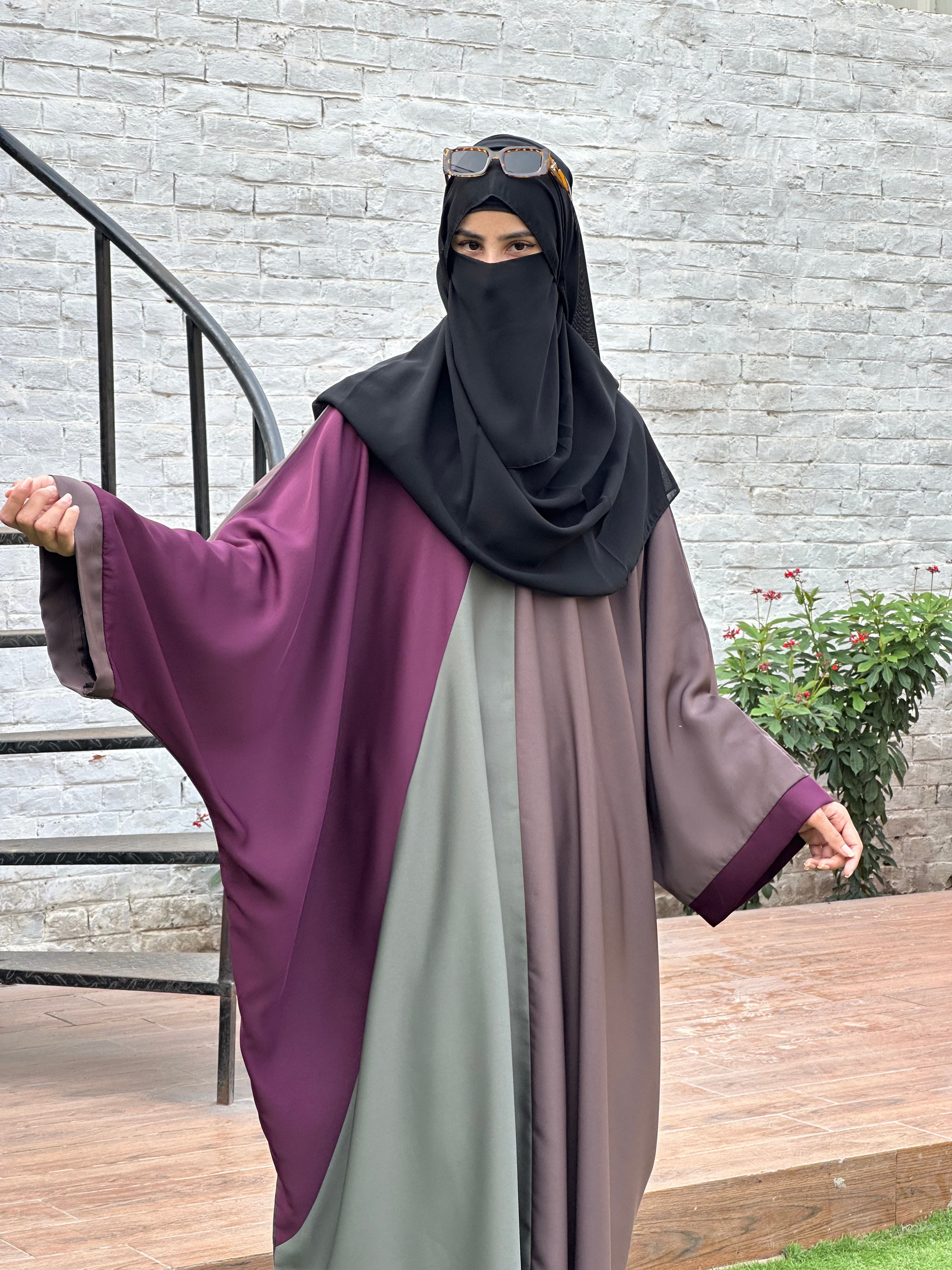 Elegant Tri-Color Abaya