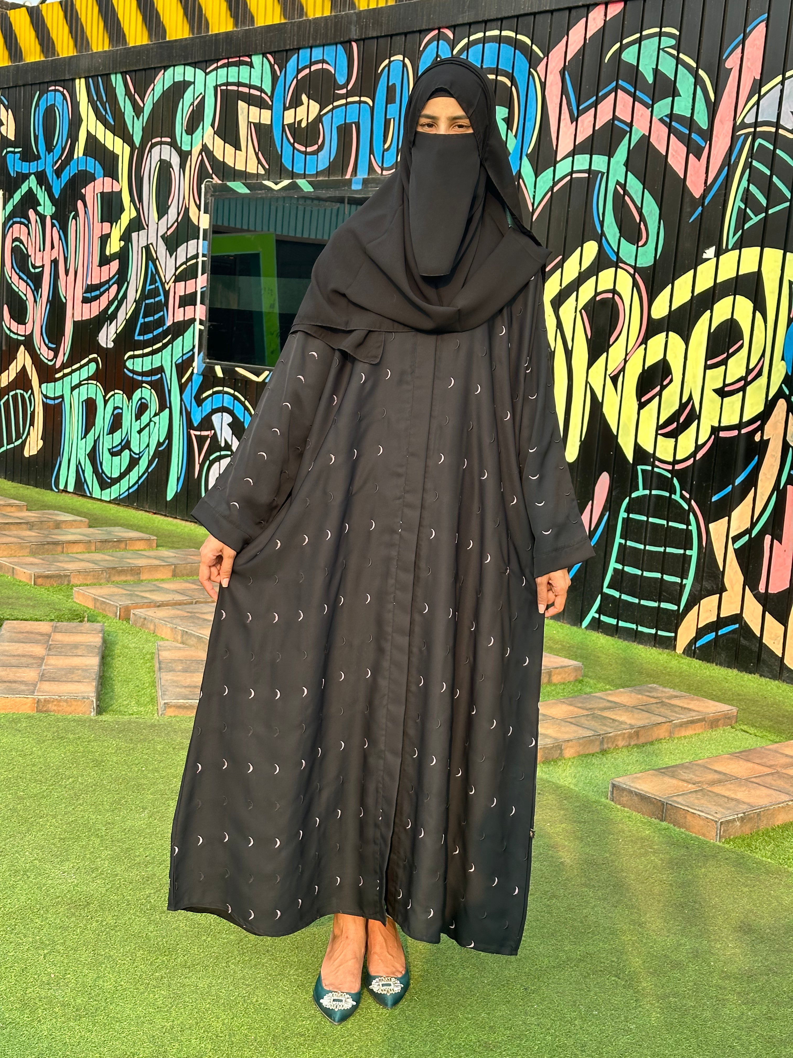 Moon style embroidery abaya